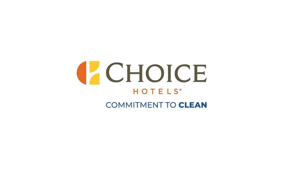 Quality Inn & Suites Kansas City I-435N Near Sports Complex Εξωτερικό φωτογραφία