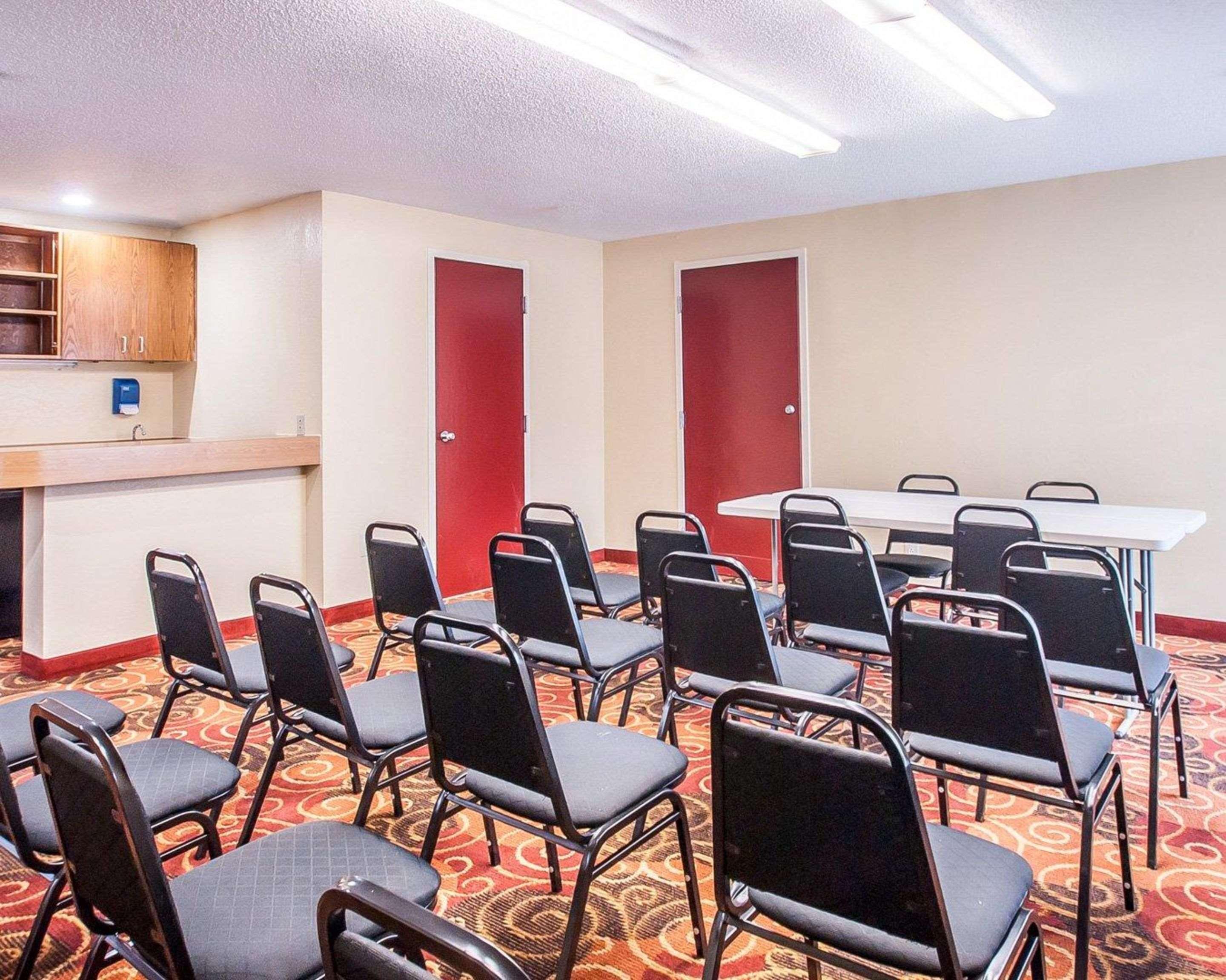 Quality Inn & Suites Kansas City I-435N Near Sports Complex Εξωτερικό φωτογραφία