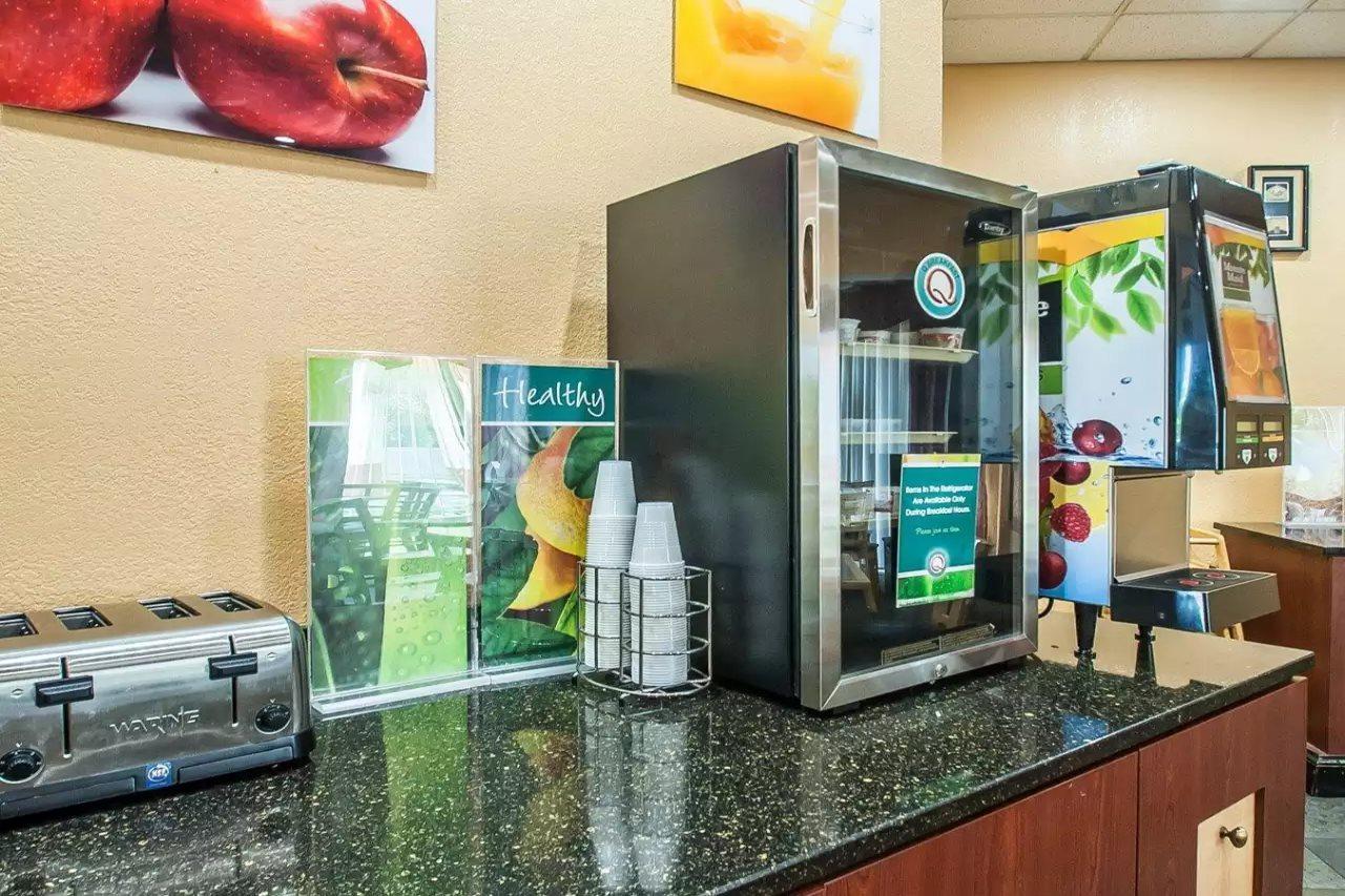 Quality Inn & Suites Kansas City I-435N Near Sports Complex Εξωτερικό φωτογραφία
